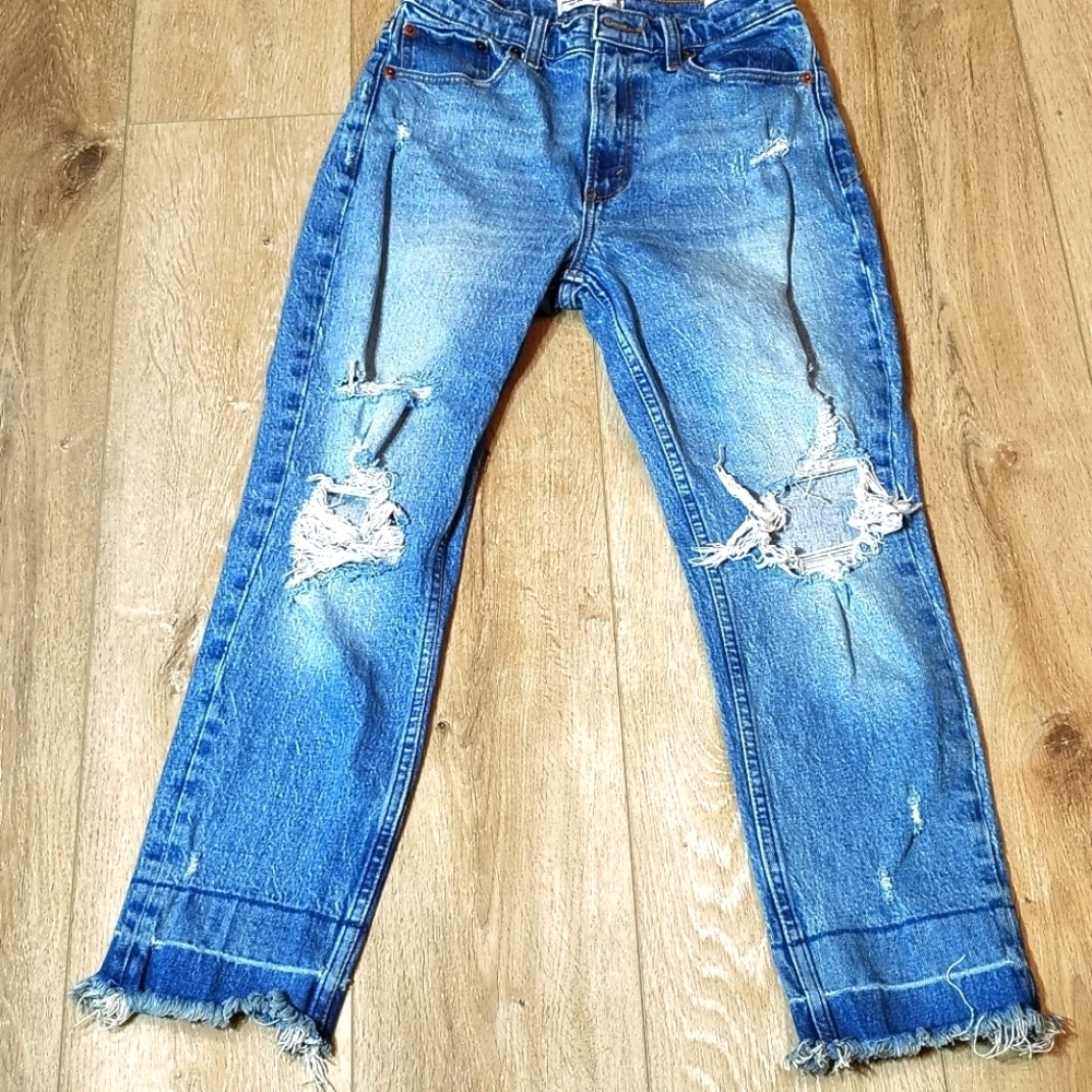 Abercrombie & Fitch Women's Sz 26-2s High‎ Rise Mom Jeans Thrashed Distressed
